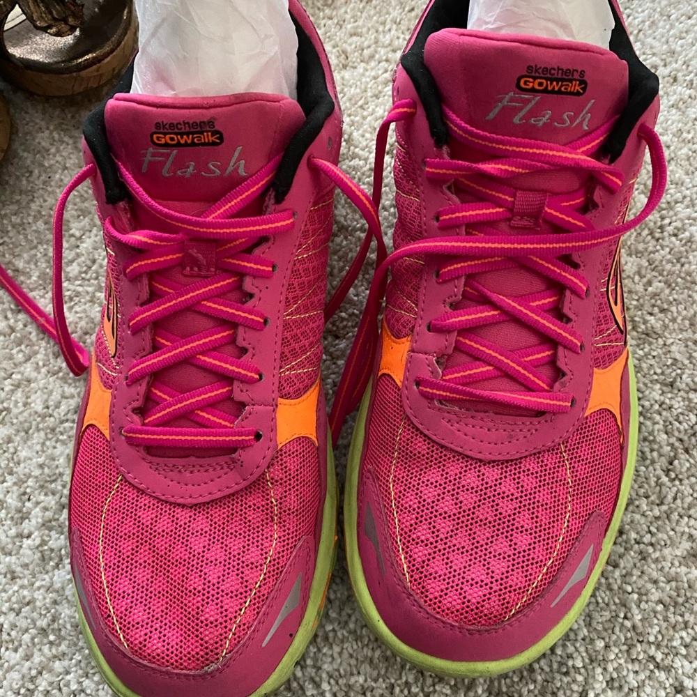 Sketchers size 9